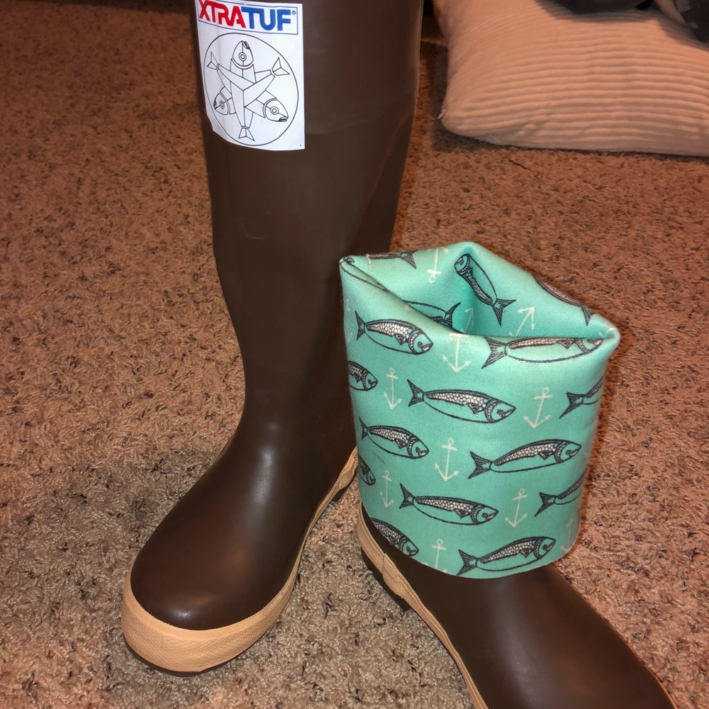 Xtratuf Boots Salmon sisters